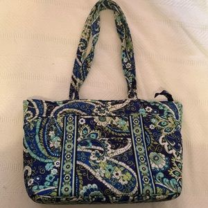 Rhythm and Blues Vera Bradley Handbag. 💙